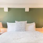 Lake Side Location Bellevue