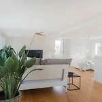 Airhome Limmatquai River View Apartment