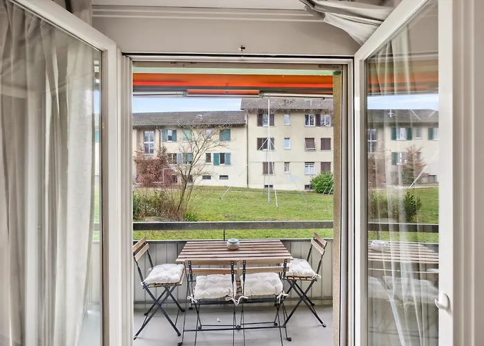 Cozy 2 Bedroom Apartment In Zurich