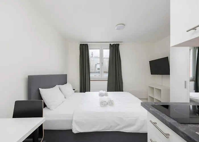 Downtown Deluxe Studio With Queen Bed Be-55