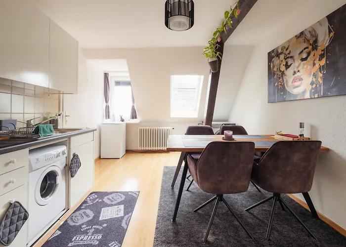 Charmante Wohnung An Beliebter, Urbaner Lage