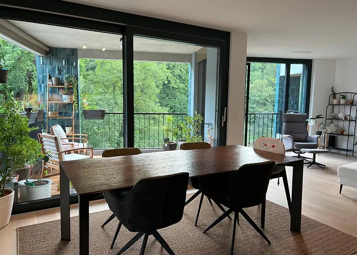 Luxury 2 Bedrooms, Stunning View, 10 Min To Center