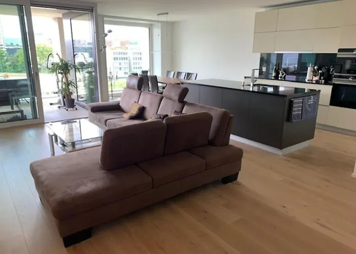 Luxury Apartment - Central To Everything
