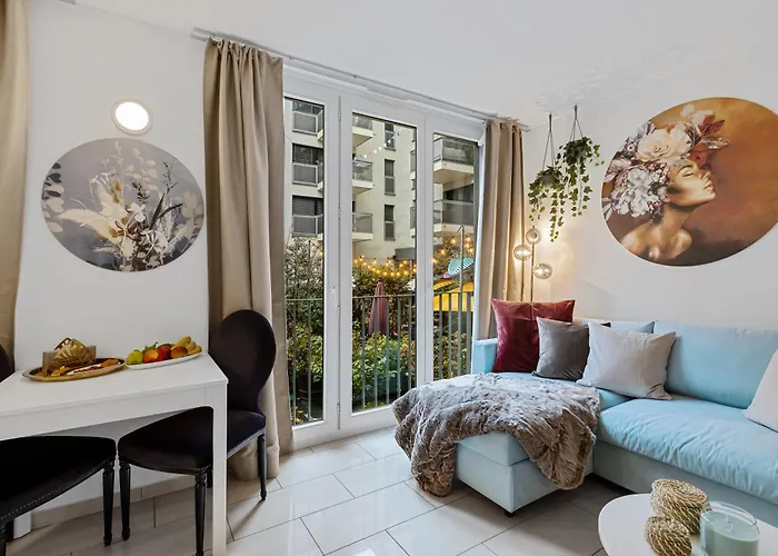 Boutique & Downtown & Kingsize & 700Mbps & Workspace