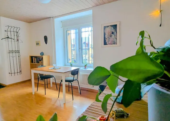 Urban Retreat - Cozy Studio With Private Patio