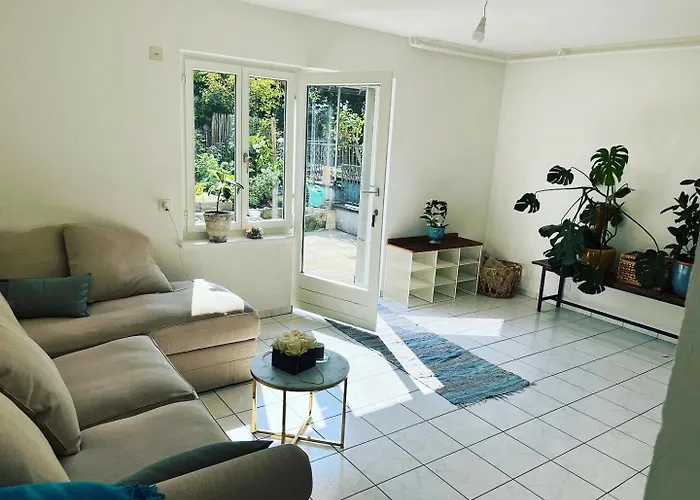 Letzigrund Studio Apartment With Private Garden