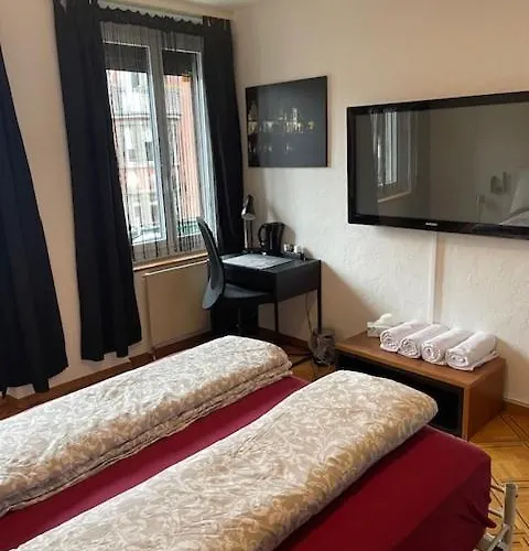 4 Preiswertes Zimmer In Privater Wohnung, Kein Hotel, Ohne Personal, Zum Uebernachten