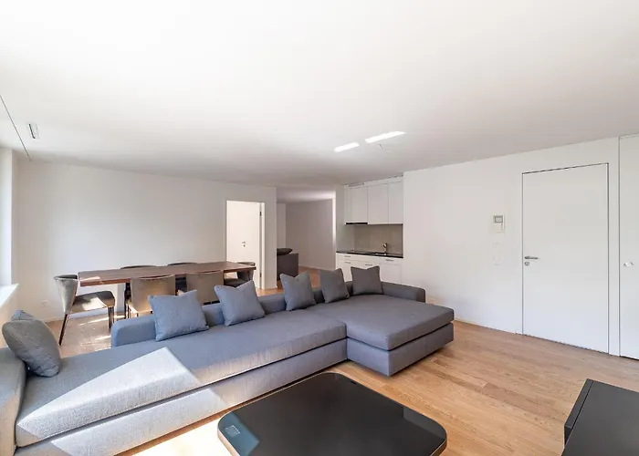 Wollishofen Station, 2 Bedroom, Kitchen & Parking