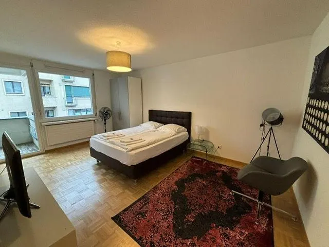 Cute Studio Next To Museum Of Art - Art 9