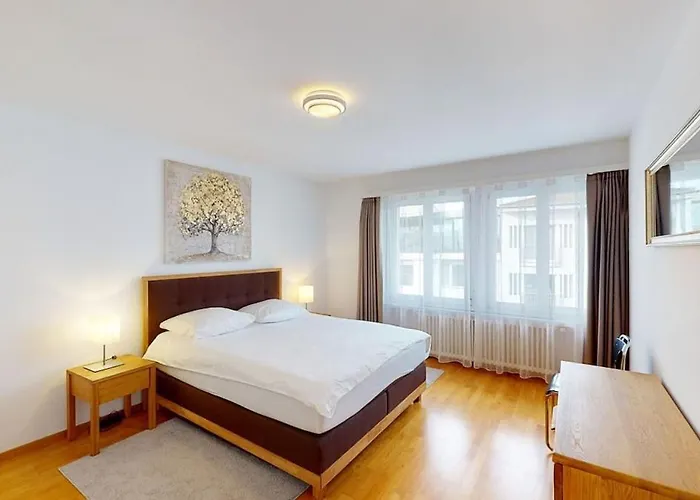 Executive 2 Bedroom Flat Near To The Lake - D10