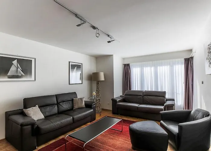 2Br Flat Close To Lake, Opera And City Center - Sf10