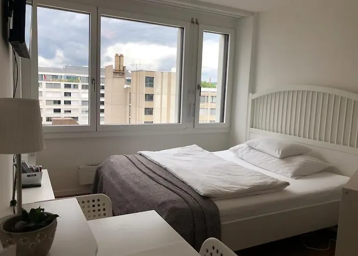 Stadt Zuerich-Kleines Studio Albisriederplatz
