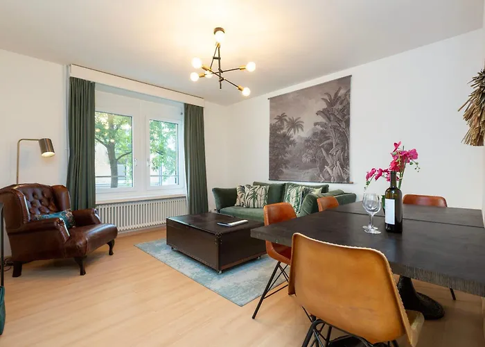 Kaya Zurich Apartment Ruby