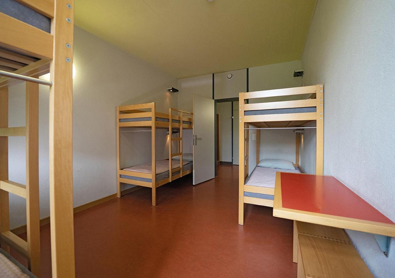 Youth Hostel *