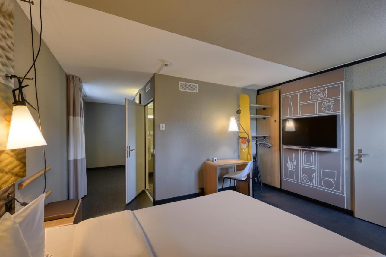 Ibis West Hotel 3*