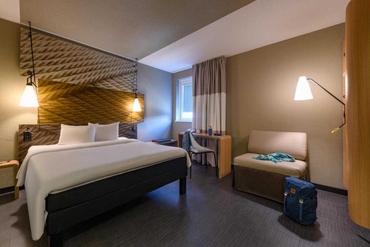 Ibis West Hotel