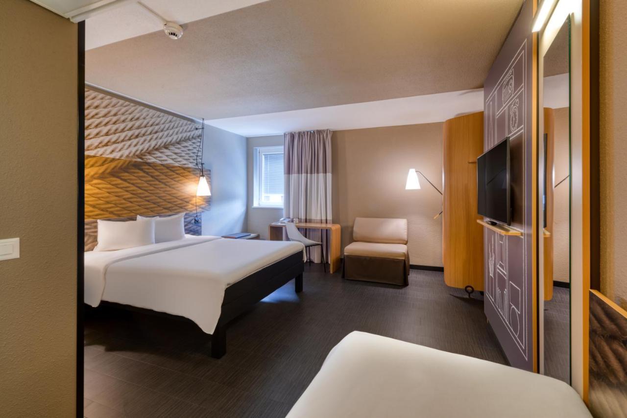 Ibis West Hotel