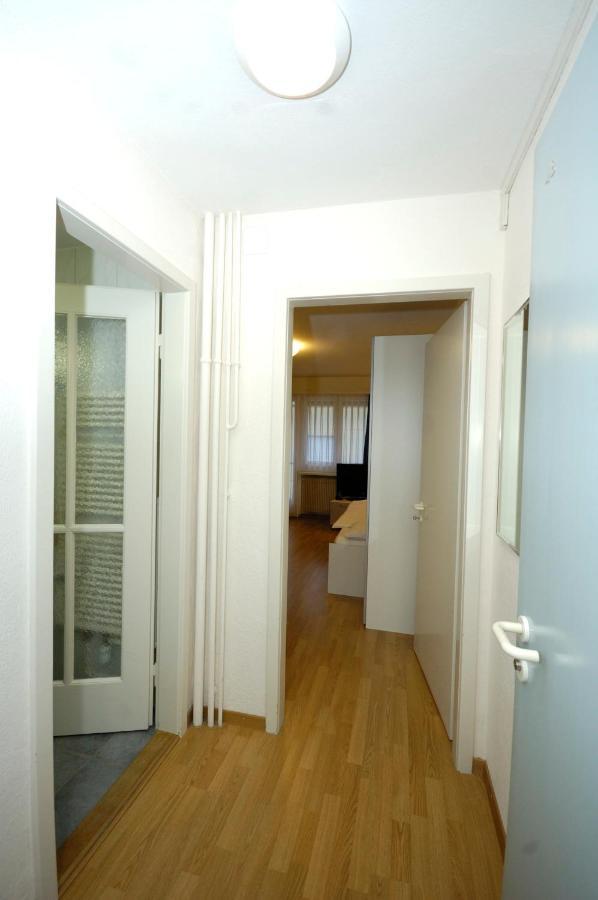 City-studio On Floor - Crown 48