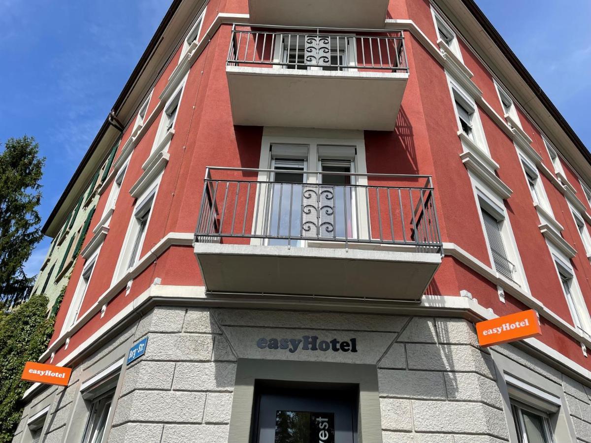 Easyhotel West