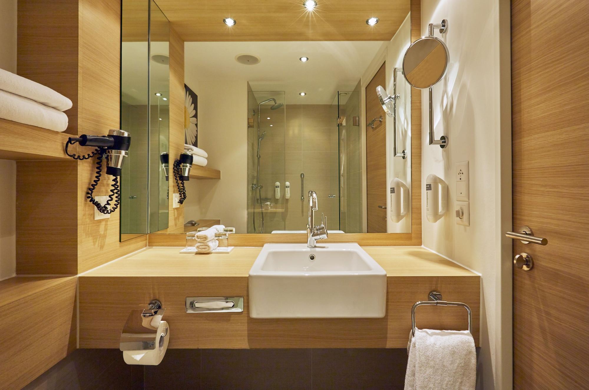 H+ Hotel 4*