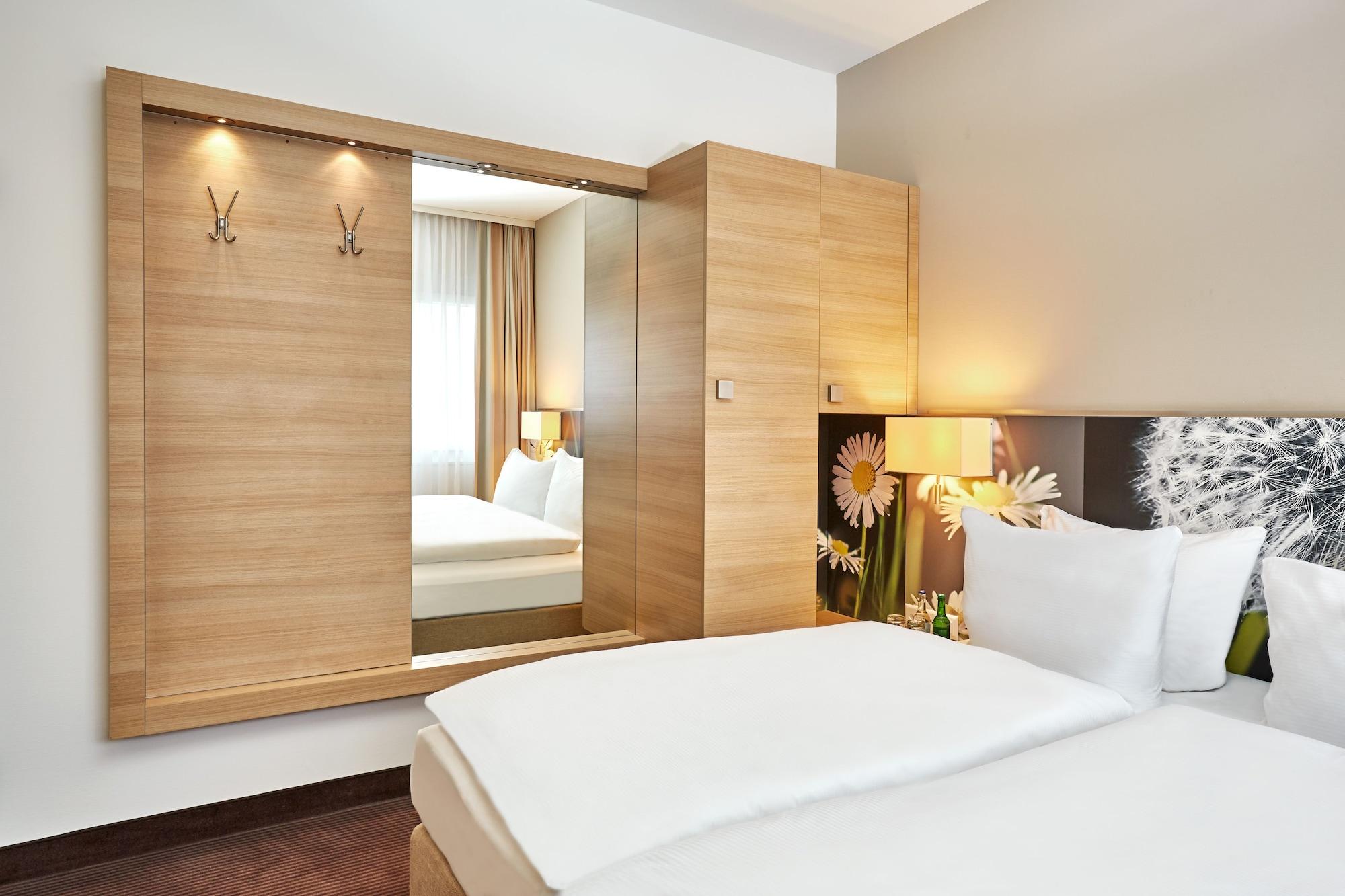 H+ Hotel 4*