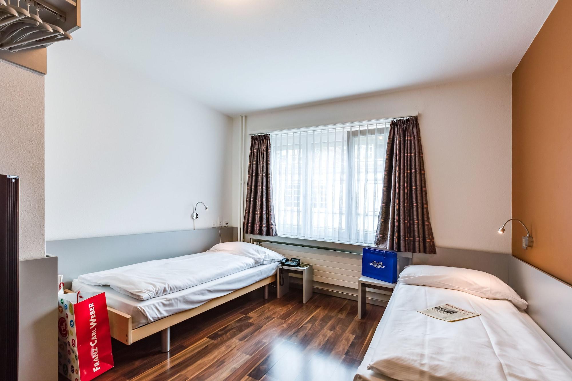 Alexander Old Town Gasthof 2*