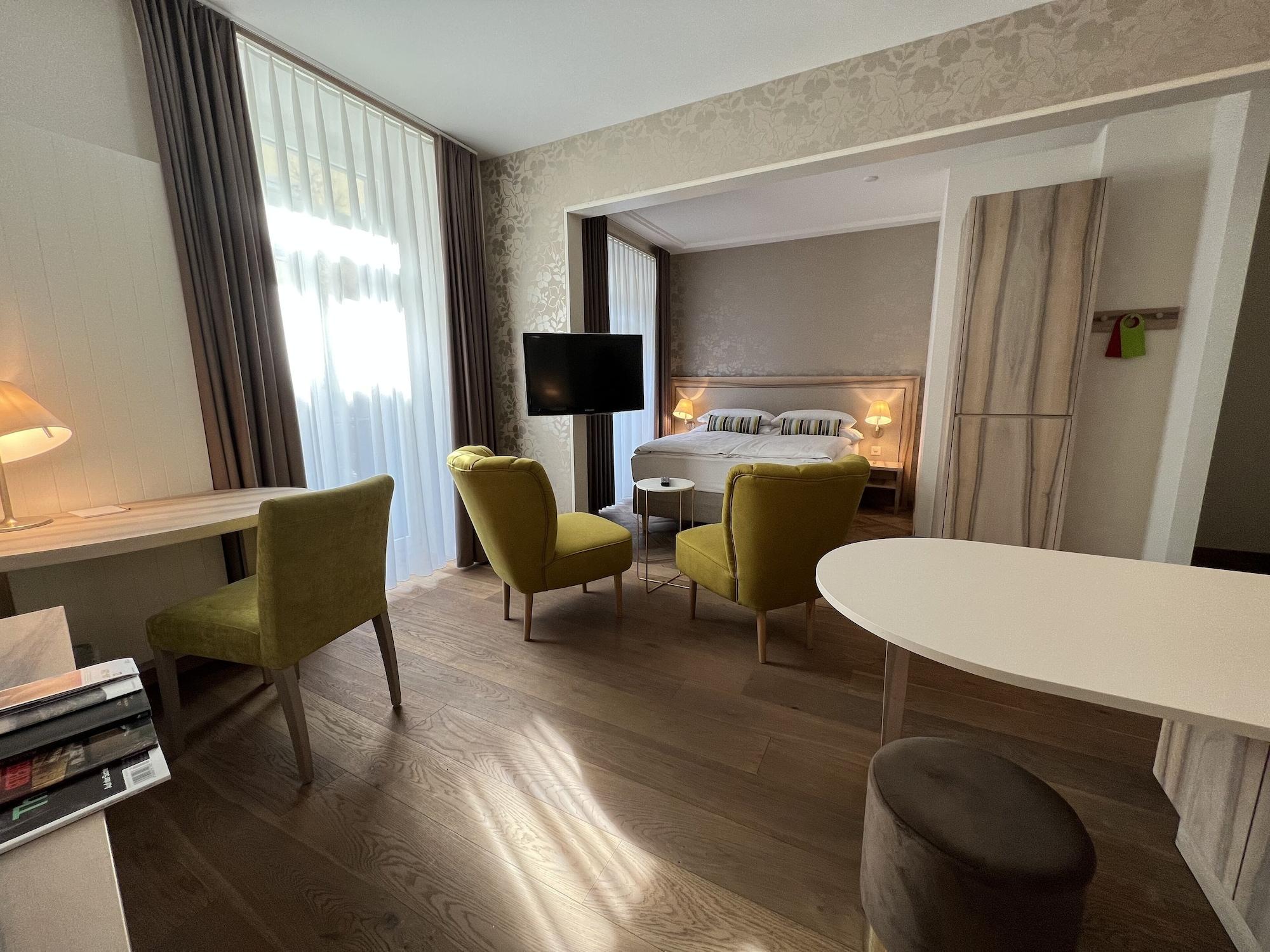Hotel Platzhirsch - Downtown Boutique & Sushi Lounge