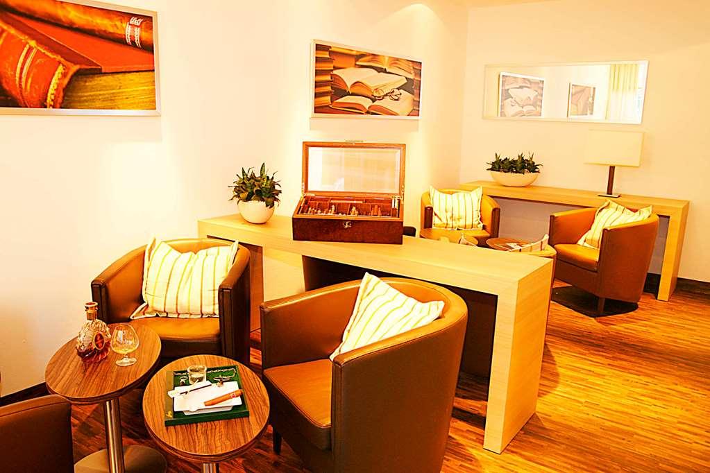 Hotel H+