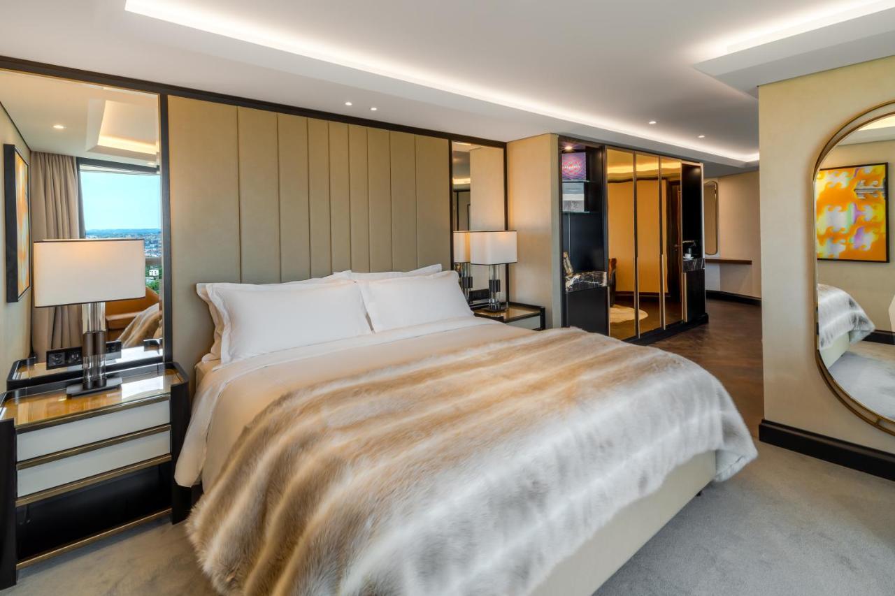 Hotel Five - Luxury 5*