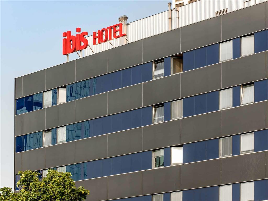 Ibis West Hotel