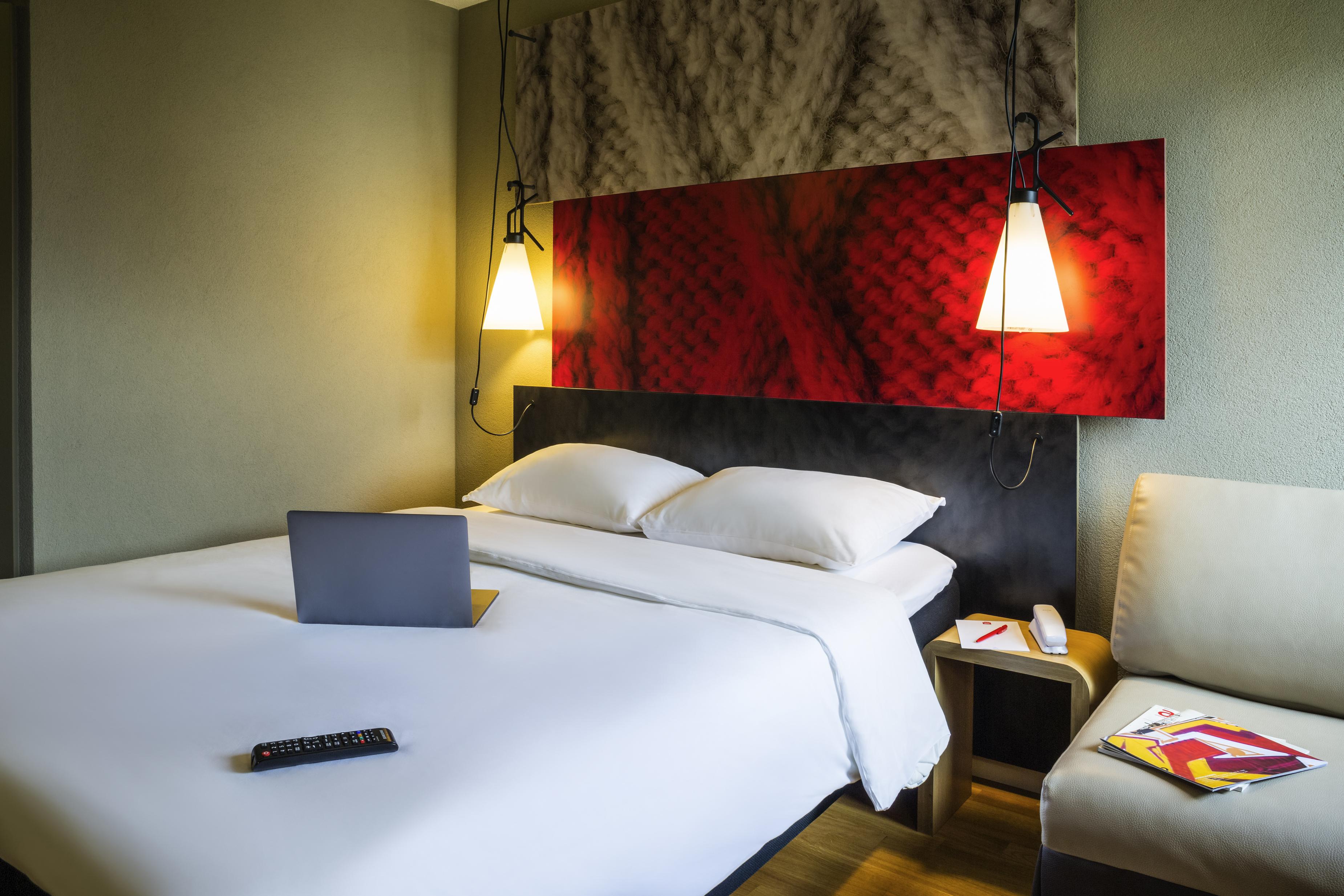 Hotel Ibis West 3*