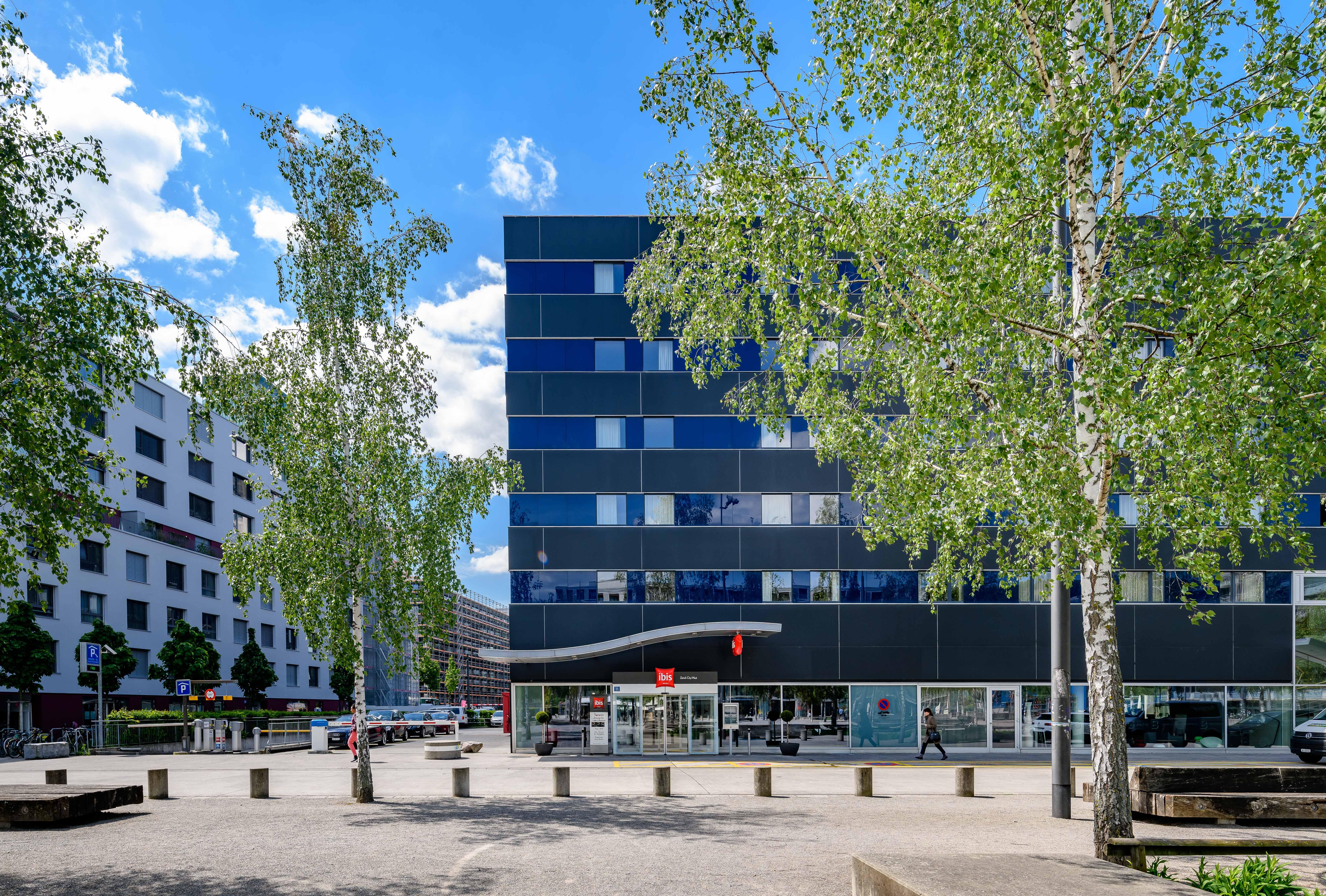 Ibis West 3*