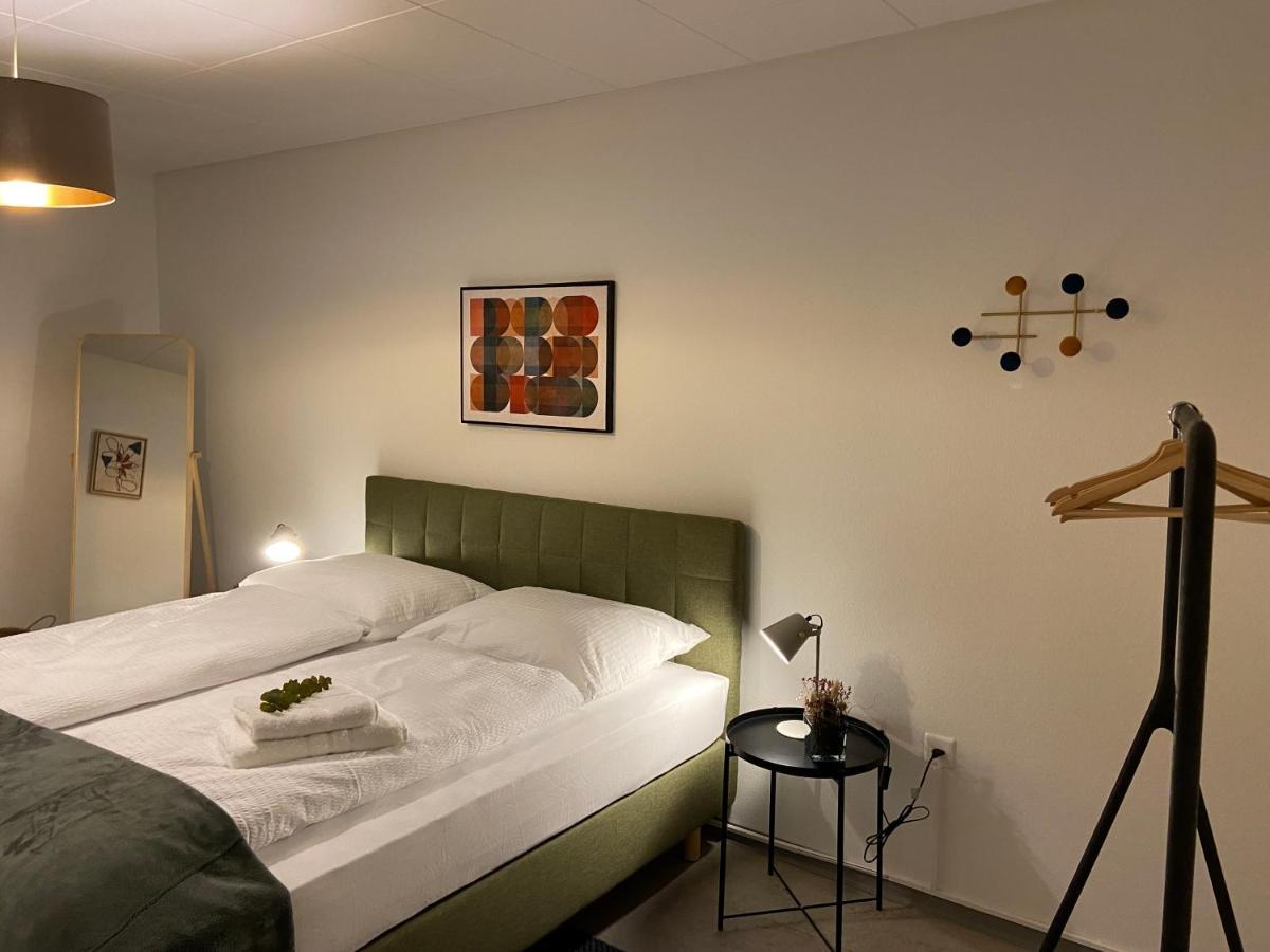 Comfort 1 And 2bdr Close To Airport Apartment *