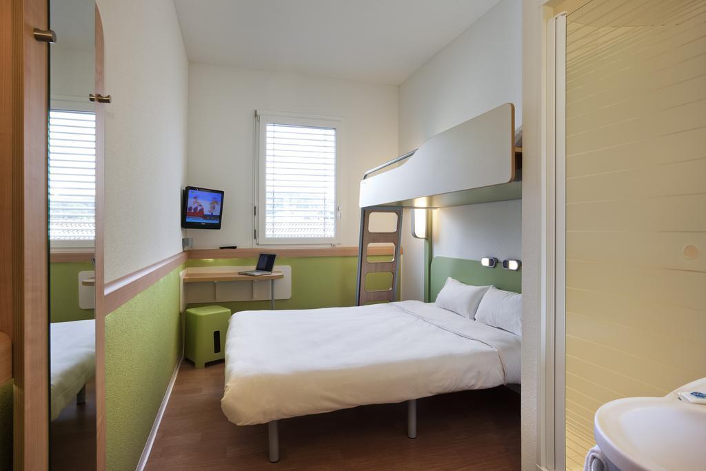Ibis Budget West Hotel