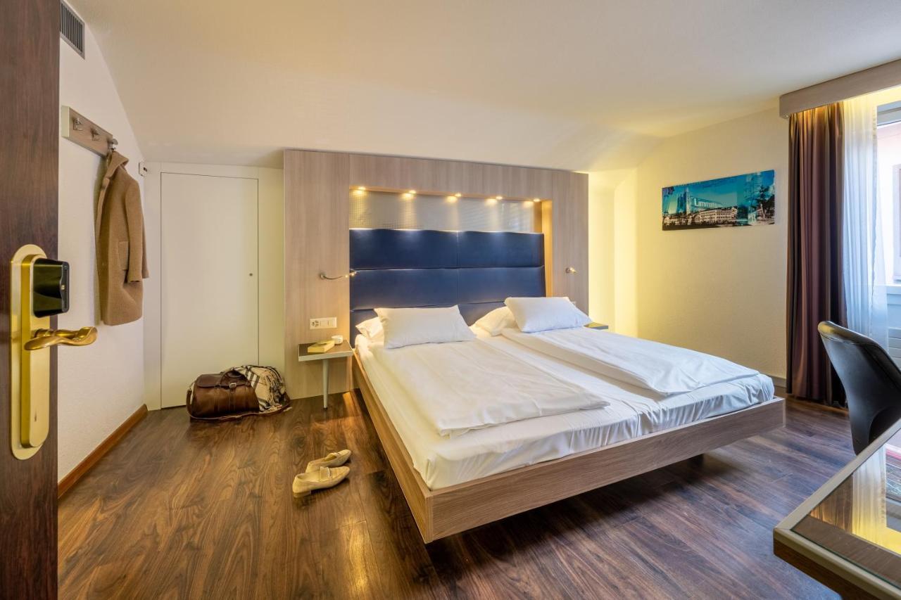 Hotel Alexander Old Town 3*