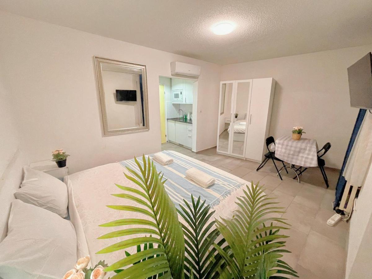 Apartment Center