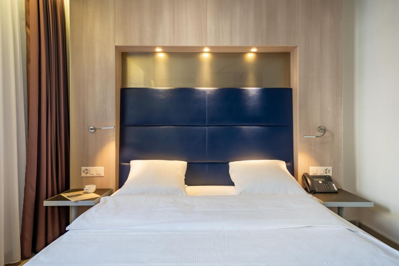 Hotel Alexander Old Town 3*