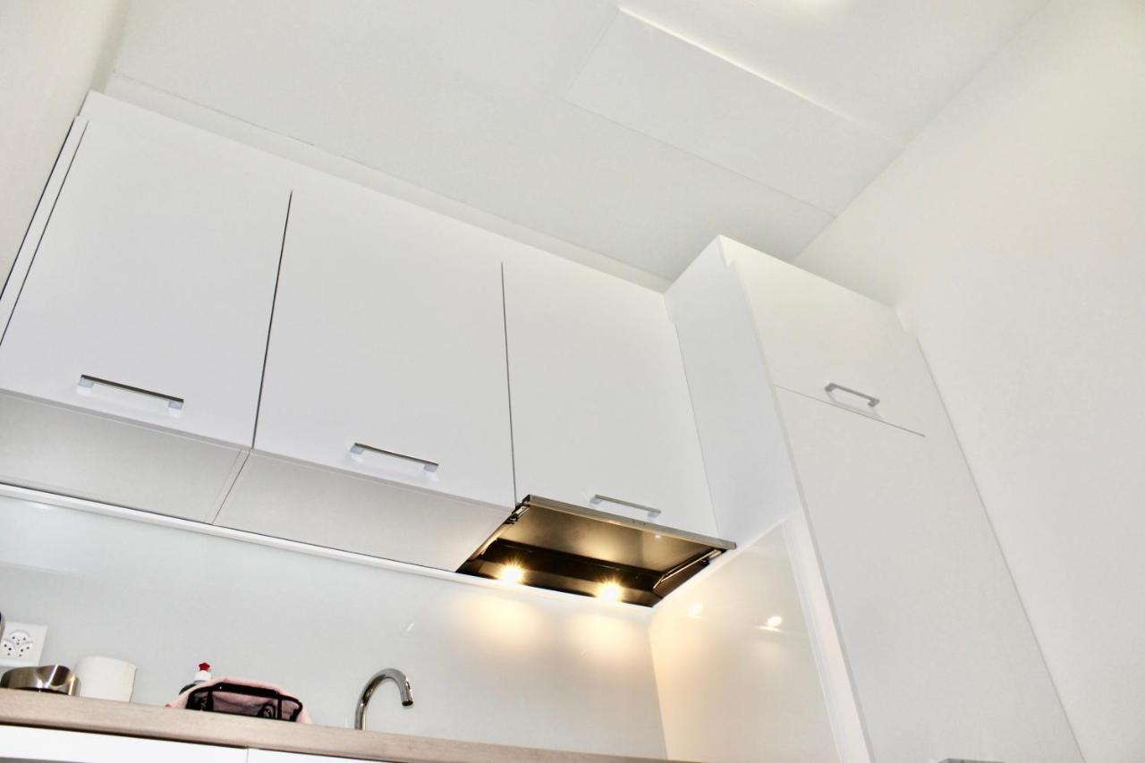 Business Apartment *