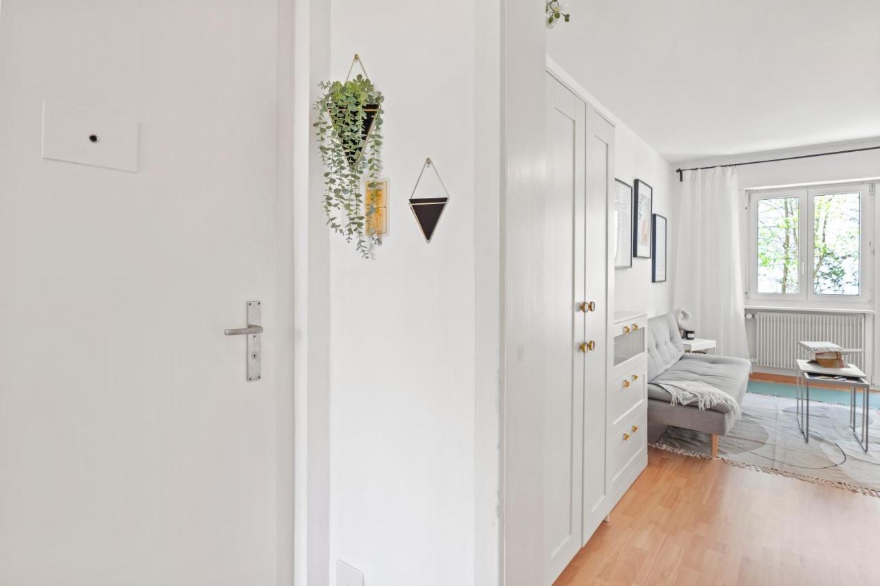 Close To & Balcony 1 Bdr Wollishofen Self Check In