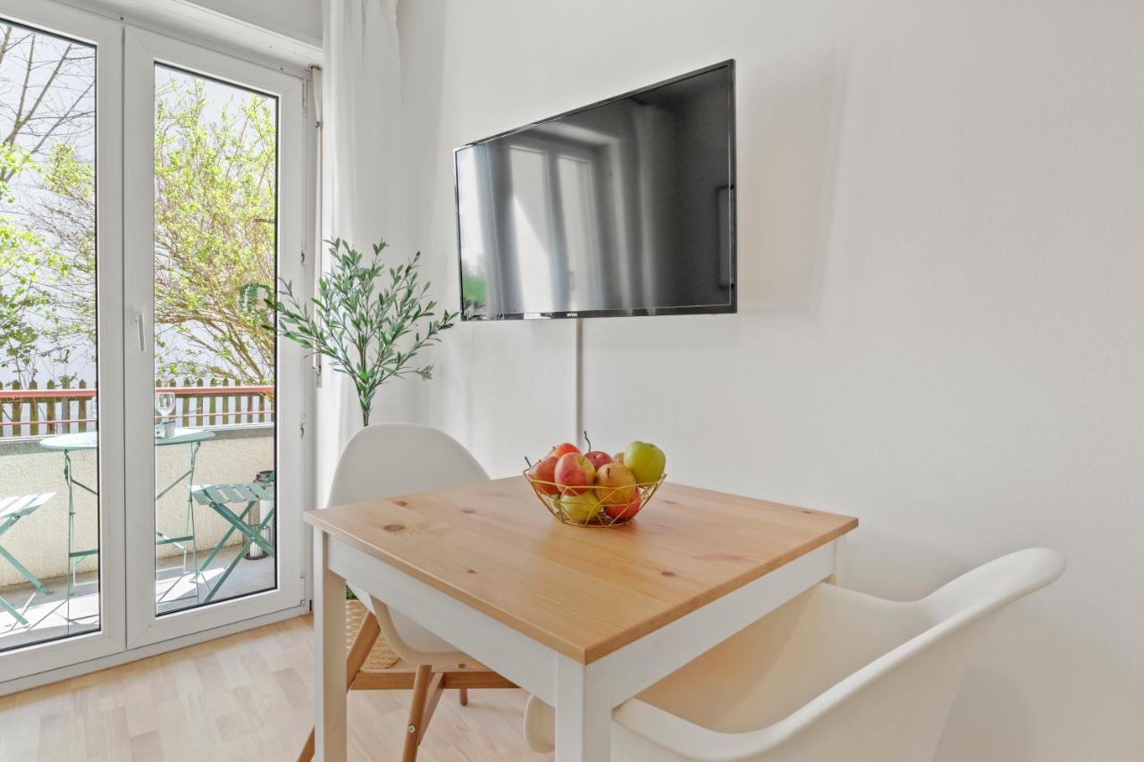 Apartment Close To & Balcony 1 Bdr Wollishofen Self Check In *