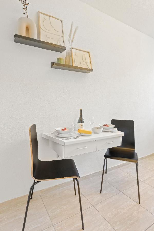 Apartment Close To & Balcony 1 Bdr Wollishofen Self Check In *
