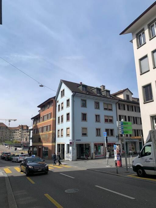 Cozy Unit 12 In Center Of Apartment Zurich