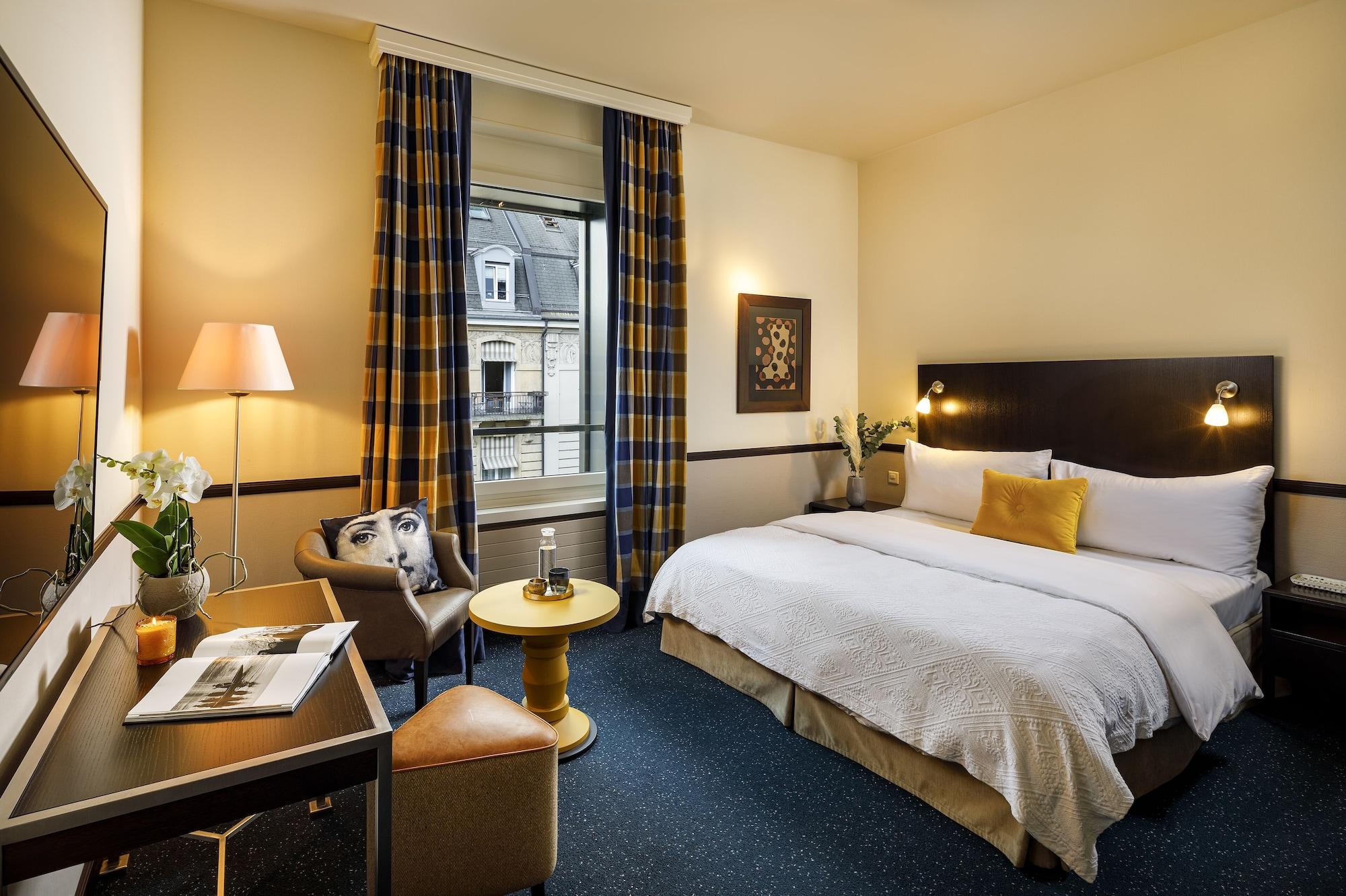 Opera Hotel 4*