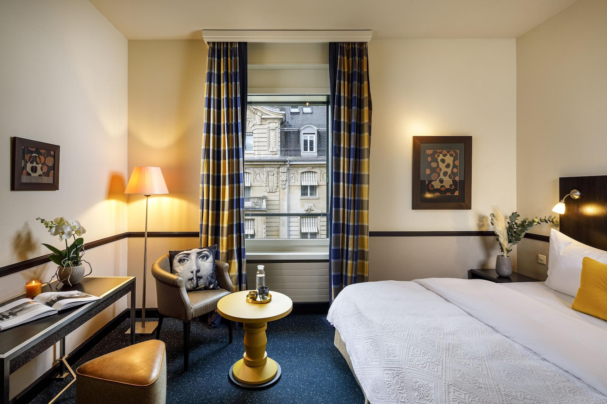 Opera Hotel 4*
