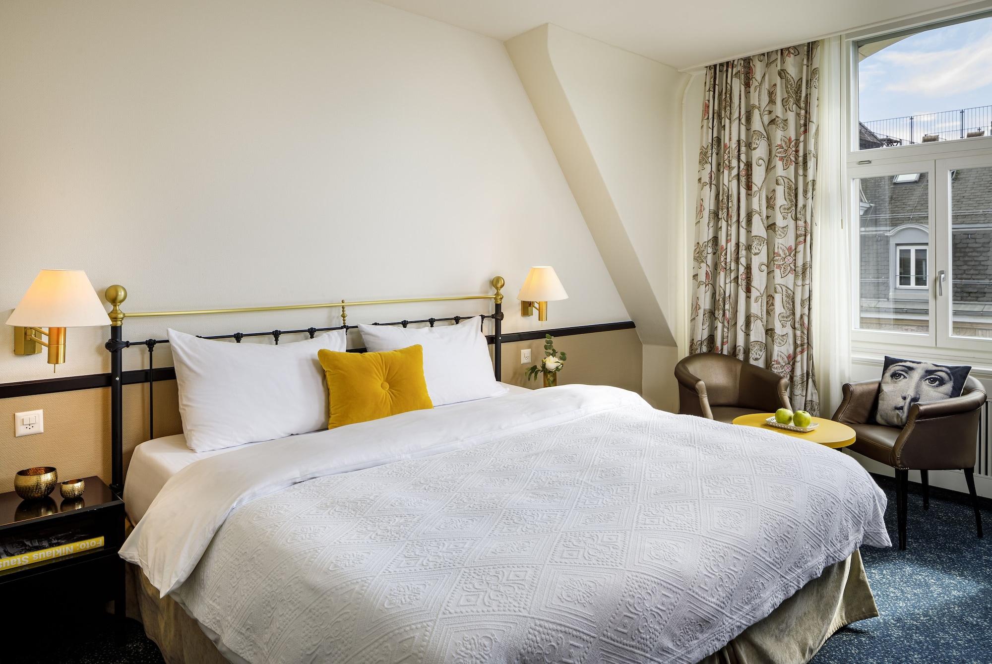 Opera Hotel 4*