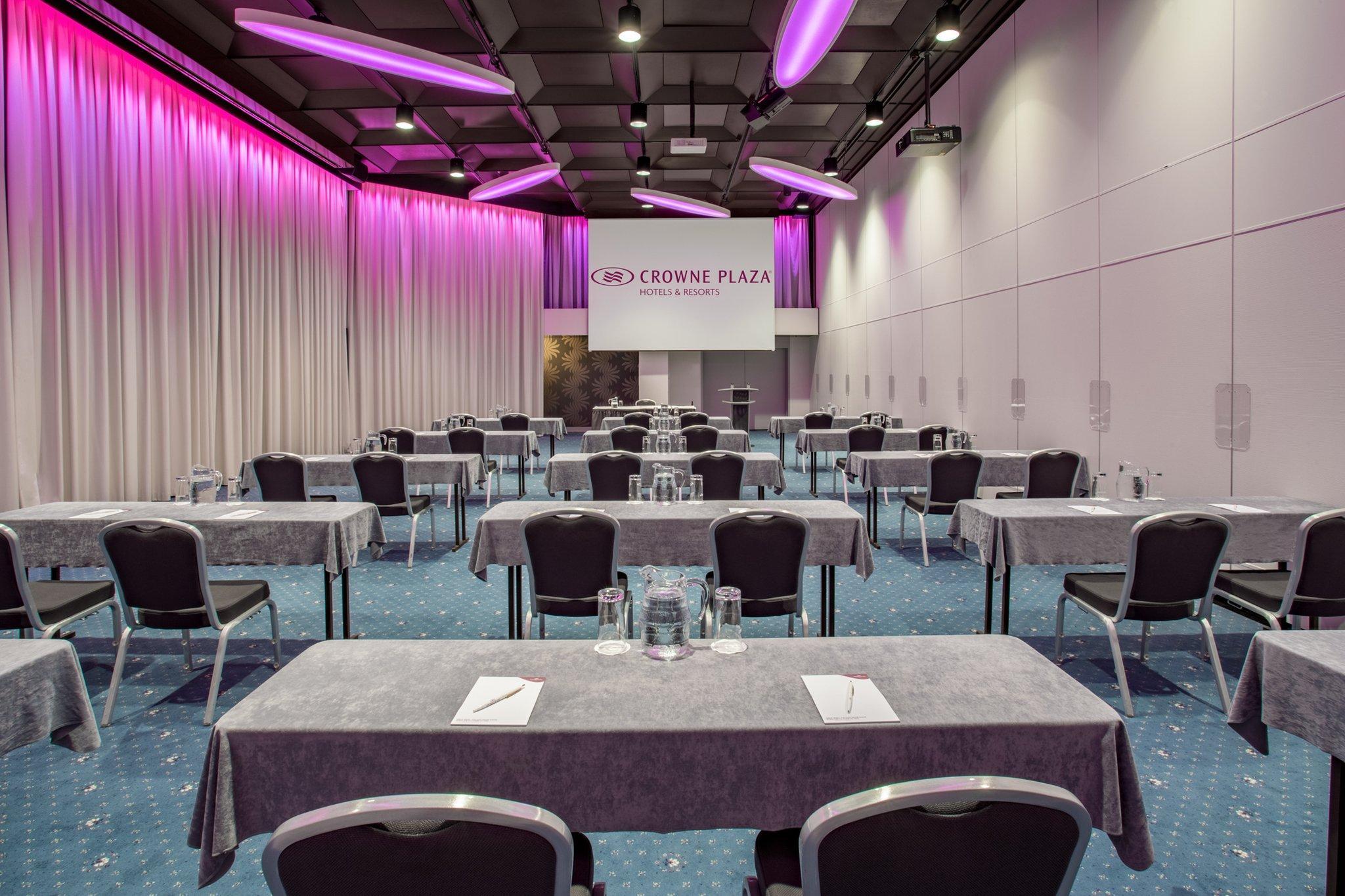 Crowne Plaza By Ihg