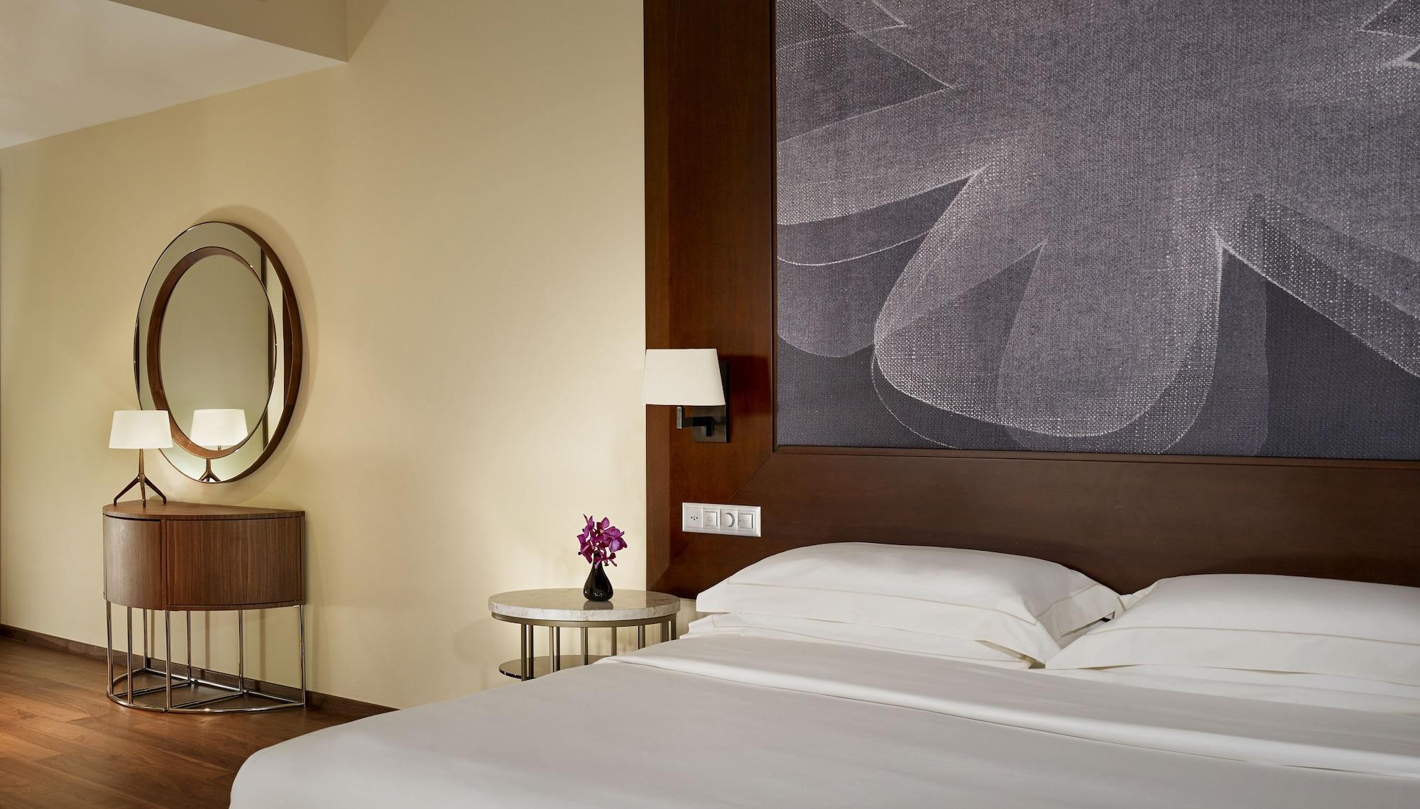 Park Hyatt – Center Luxury Hotel 5*