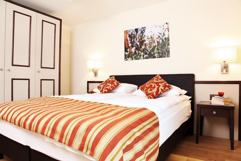 - Kieselgasse 3*