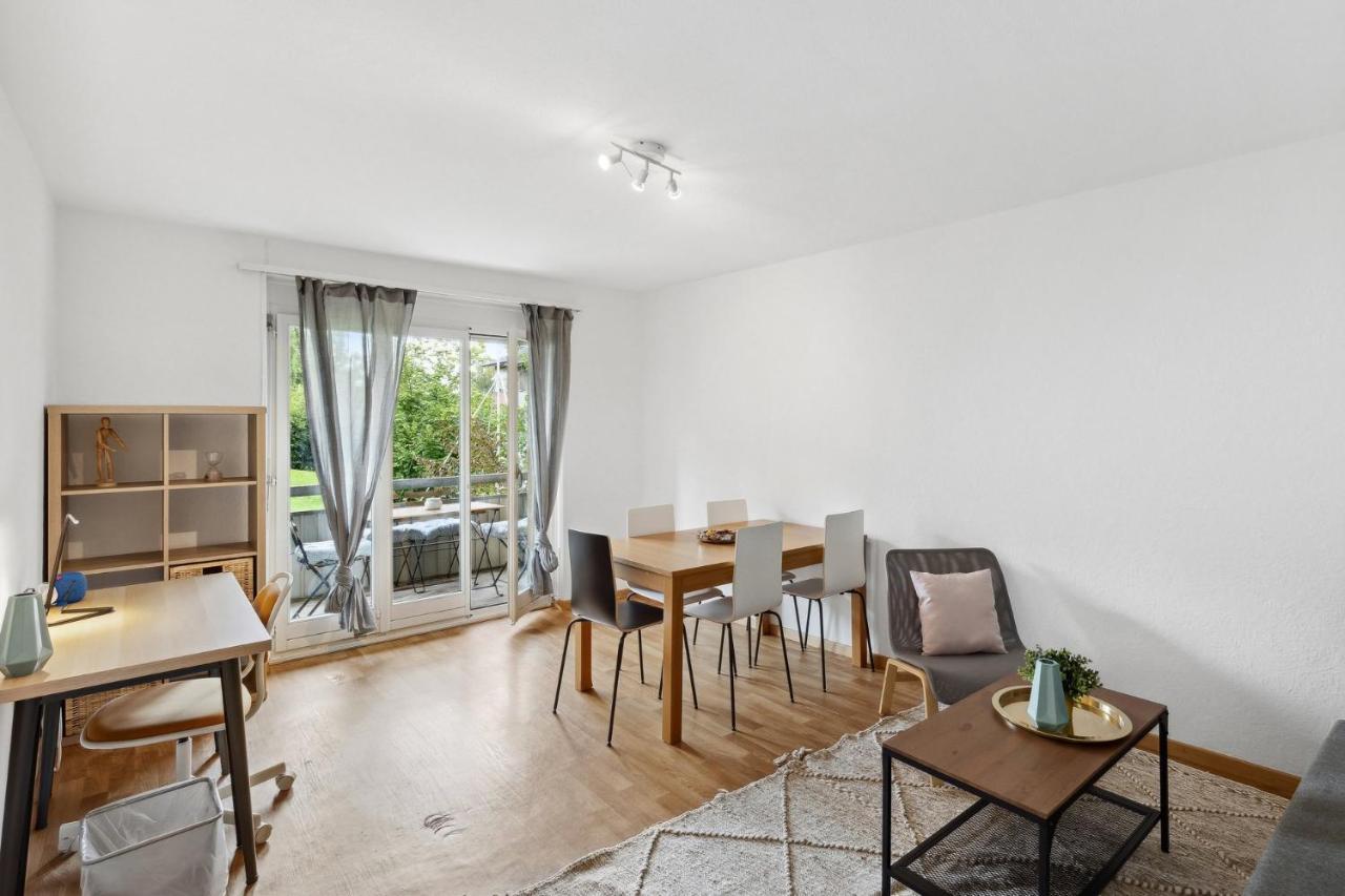 Urban Charm: Your Comfy Close To The Apartment