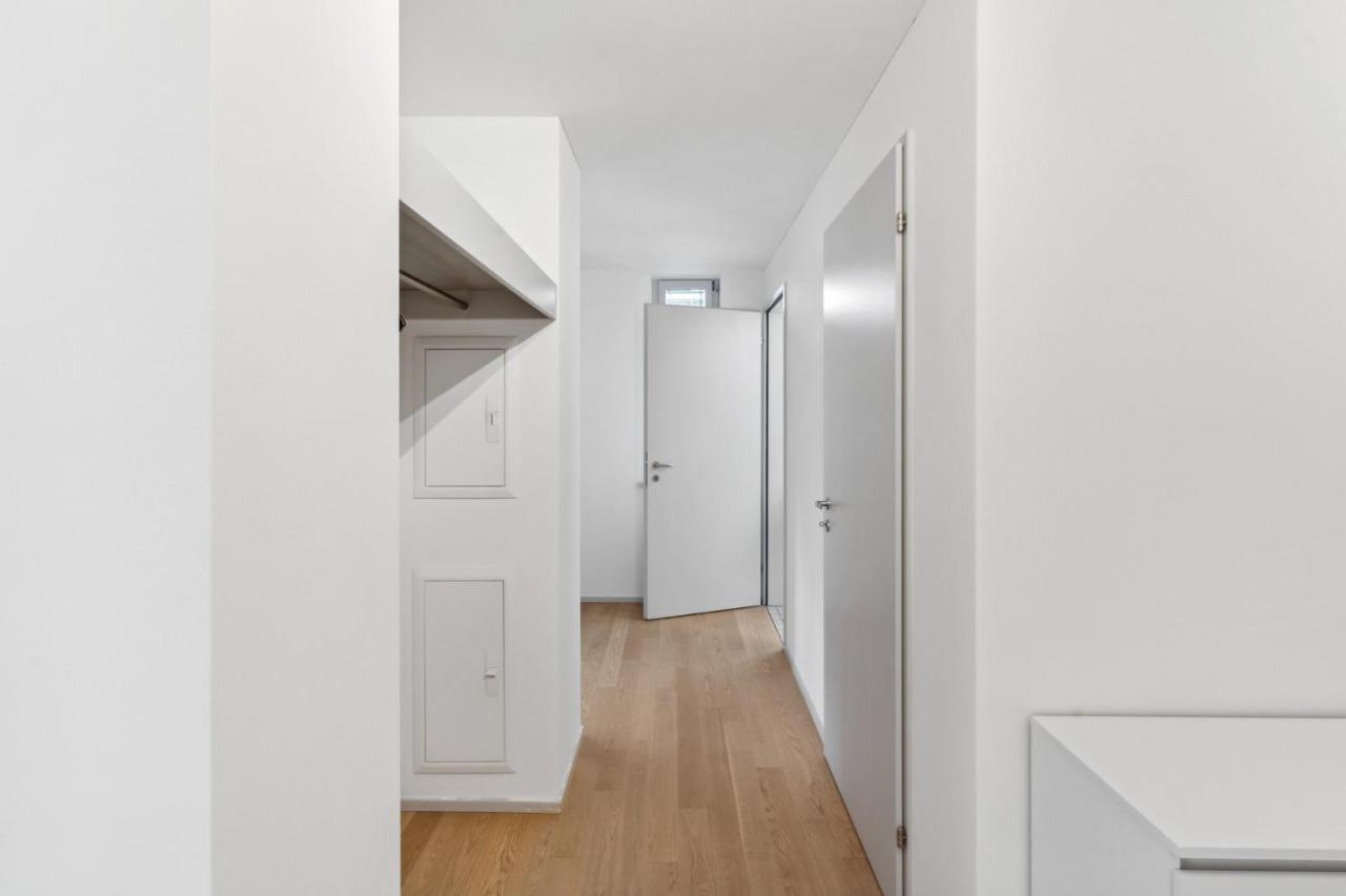 Apartment Flat: & Convenience